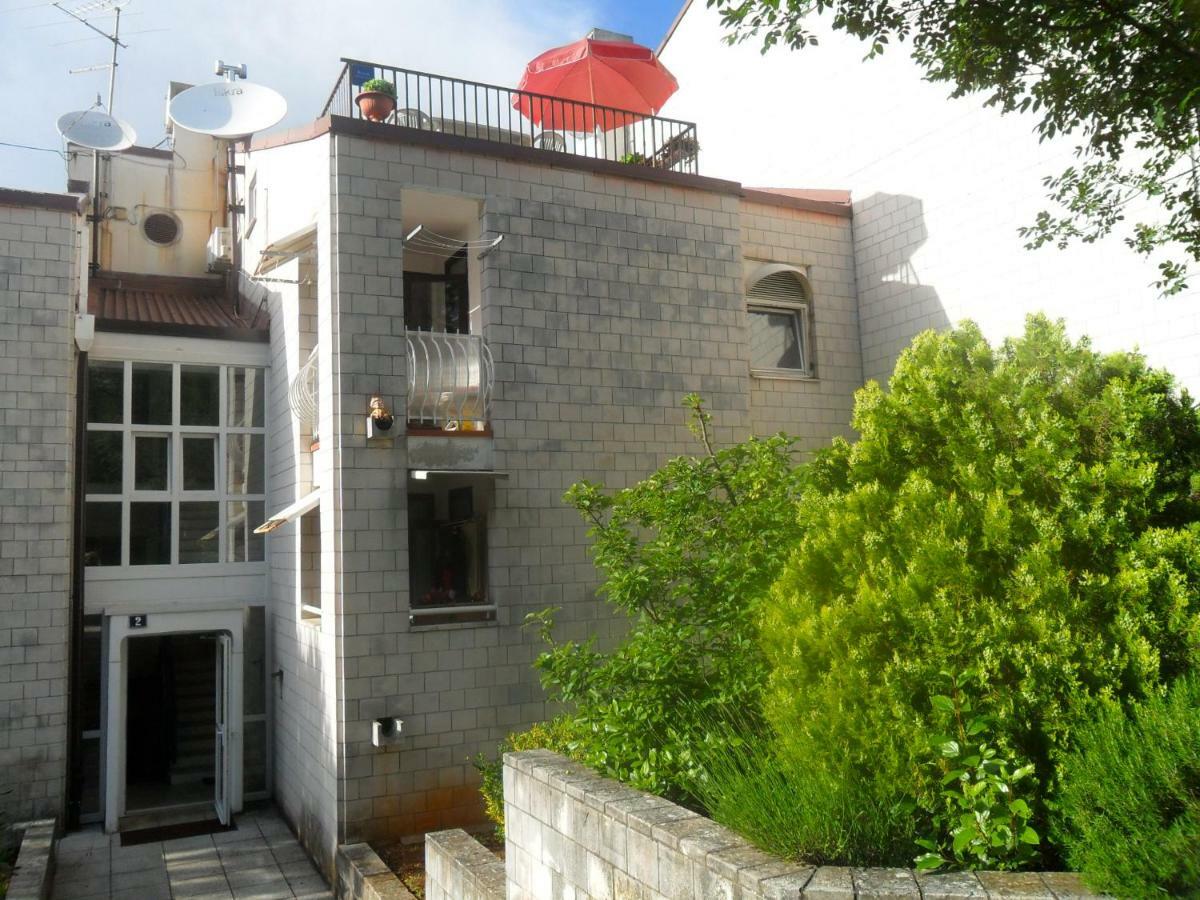 Apartments Simpa Njivice Exterior foto